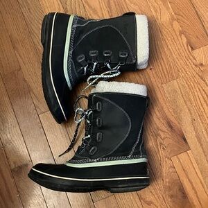 LL Bean Suede Lace-Up Duck Snow Boots Felt Lined 284882 Women Size 9